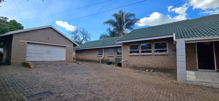 4 Bedroom Property for Sale in Doringkruin North West